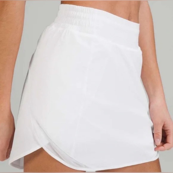 lululemon athletica Pants - Lululemon Hotty Hot High-Rise Skirt, White, Sz 6 NWT